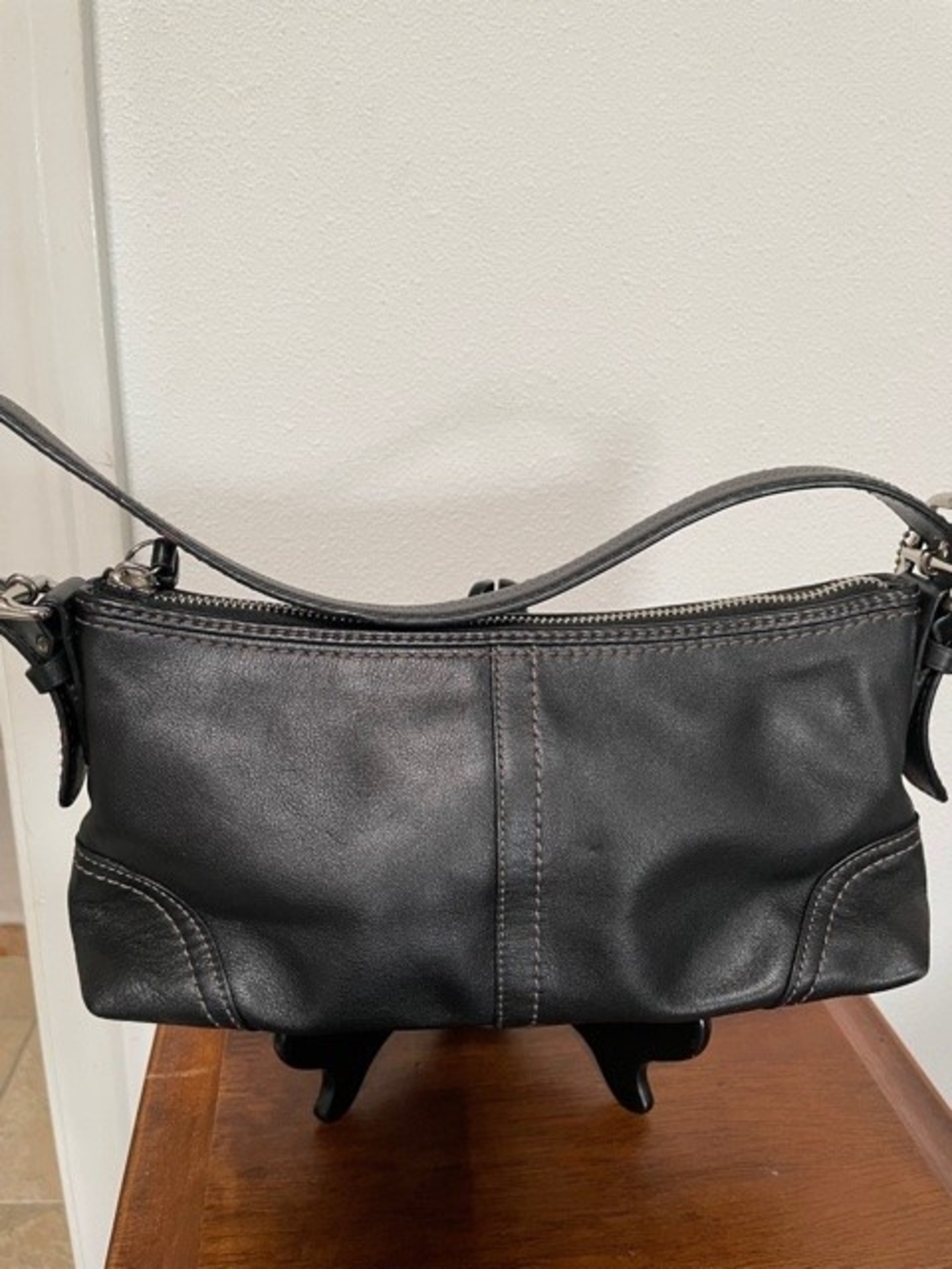 Vintage Coach - Classic Black Leather Shoulder Bag